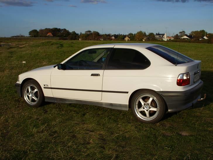 BMW 316i Compact *SOLGT* billede 15