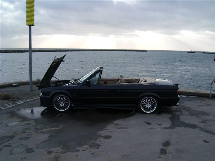 BMW E30 320 Cabrio - SOLGT billede 9