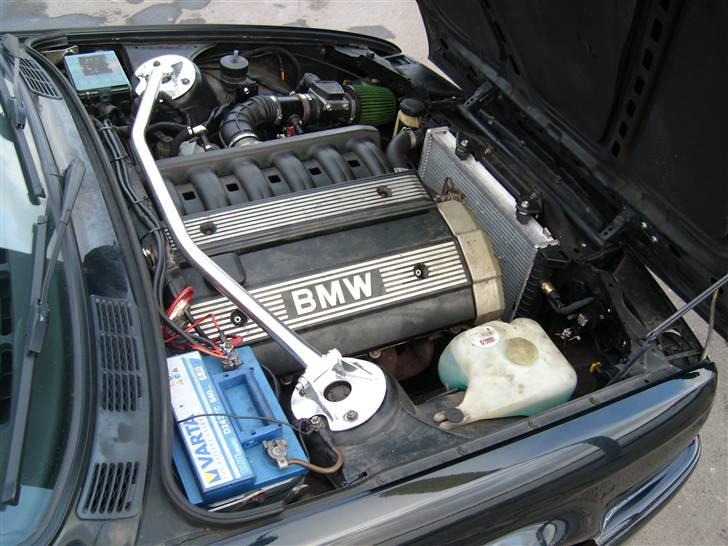 BMW E30 320 Cabrio - SOLGT billede 11