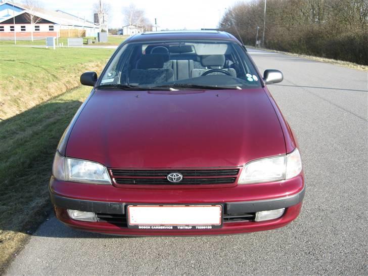 Toyota carina e model billede 2