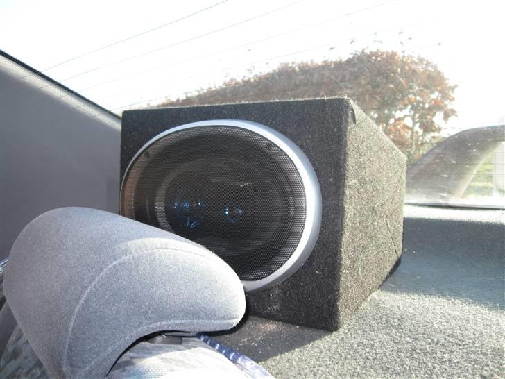 Toyota carina e model billede 9