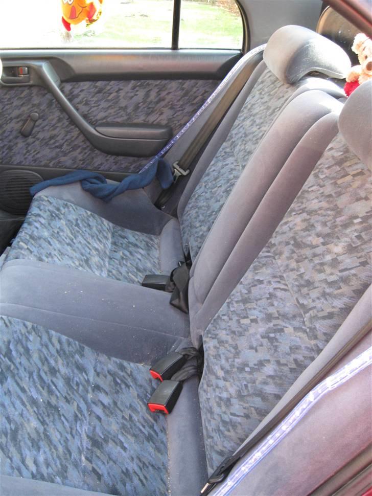 Toyota carina e model billede 10