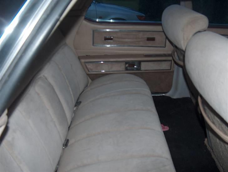 Lincoln tovn car - her kan der side fire man og få en pils billede 7