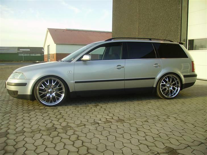VW PASSAT 3BG TDI "solgt" - uhh så fin med sommer rullerne..Hvor bliver den sommer af ;-)) billede 2
