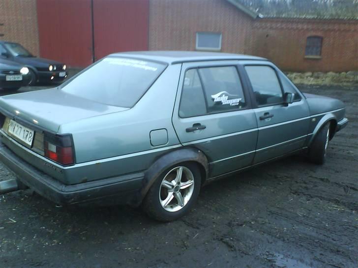VW Jetta 1,6 (SOLGT) billede 4
