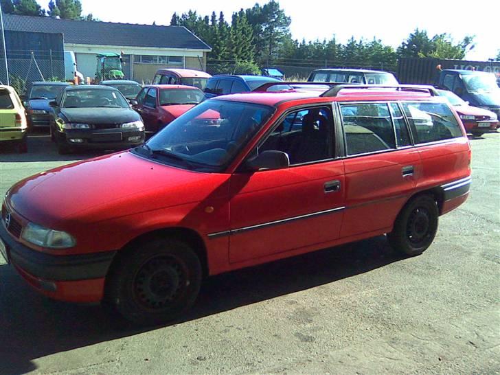 Opel Astra 1,6 i St. SOLGT* billede 9