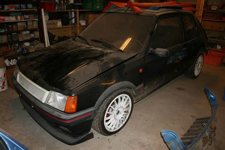 Peugeot 205 Mi16 2,3 l billede 8