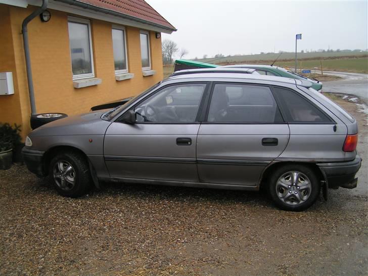 Opel astra F  (SOLGT) billede 4