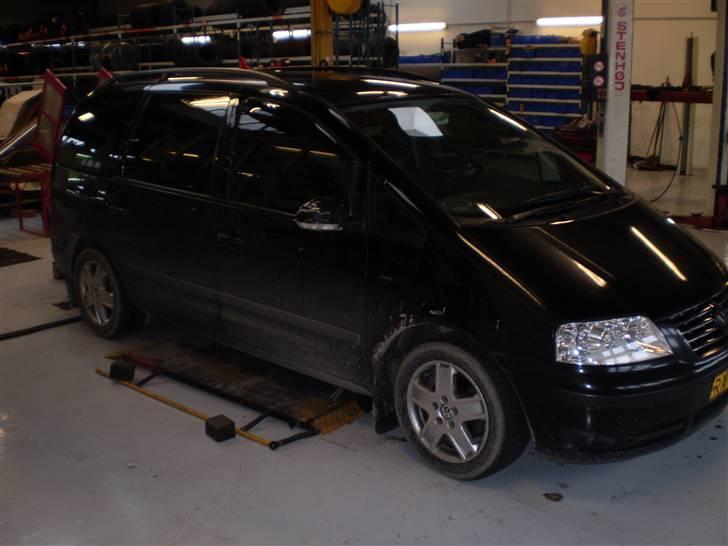 VW sharan 1,9 tdi  SOLGT. billede 2