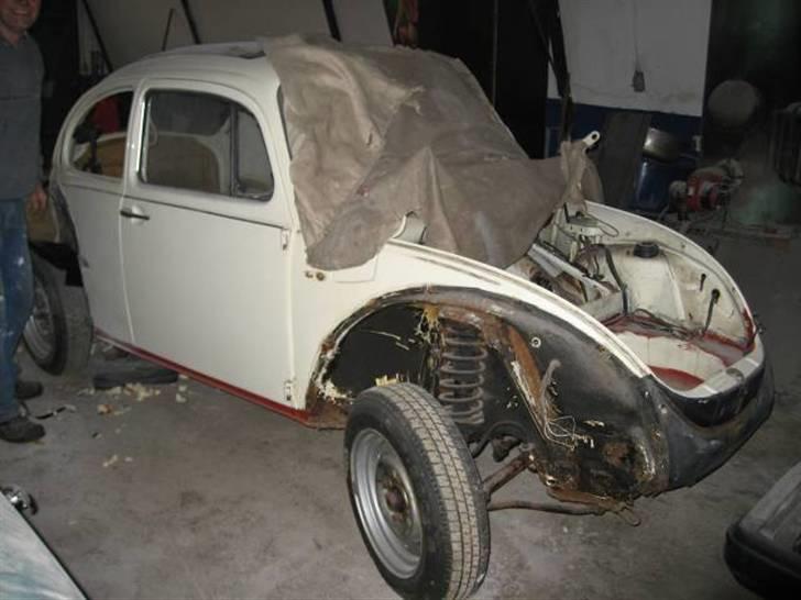 VW 1303 - Tjaa under renovering. billede 3
