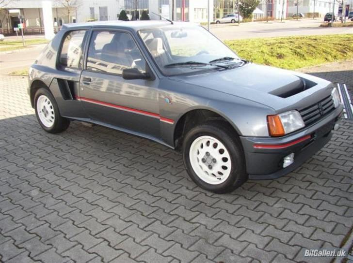 Peugeot 205 Mi16 2,3 l - den ville jeg gerne eje. den fedeste peugeot der er lavet.  billede 11