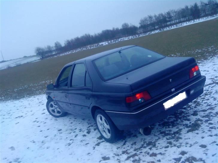 Peugeot 405 Solgt - Taget ved fodboldbanen bag mine forælder billede 11