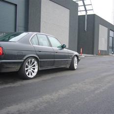 BMW 525i 24V solgt