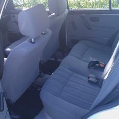 VW Golf 2. 1,6. GL. 4 dørs.  ( SOLGT )