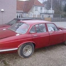 Jaguar XJ6