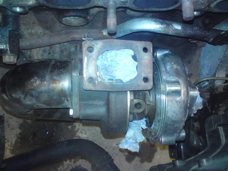 Mazda 323 1,8 GT TURBO - Det er en 2860RS turbo, og forrøret er fra min 4WD, det passer nogenlunde på den billede 14