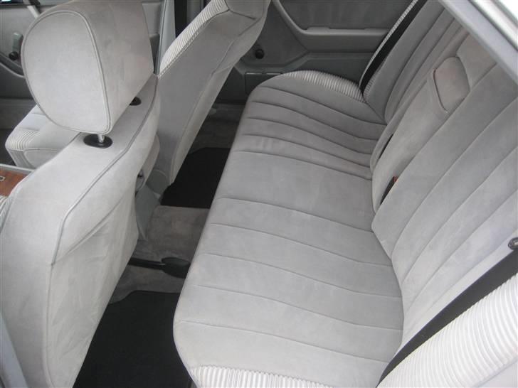 Mercedes Benz 230E (solgt) billede 3