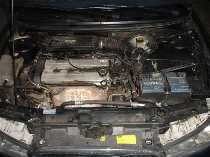 Ford Mondeo 1.8i flair (SKROTTET) billede 7