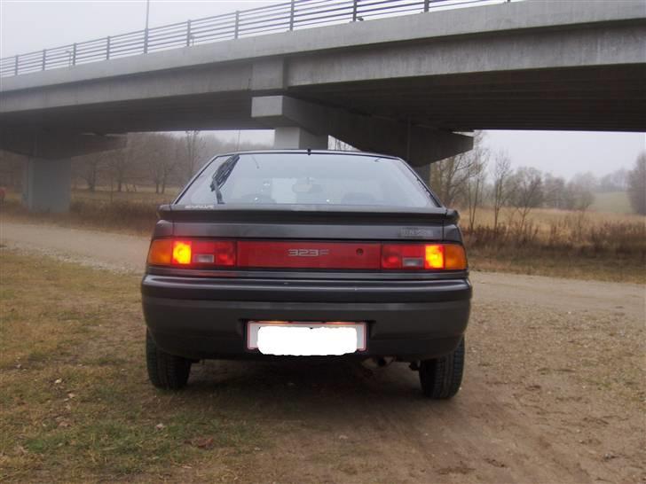 Mazda 323F billede 13