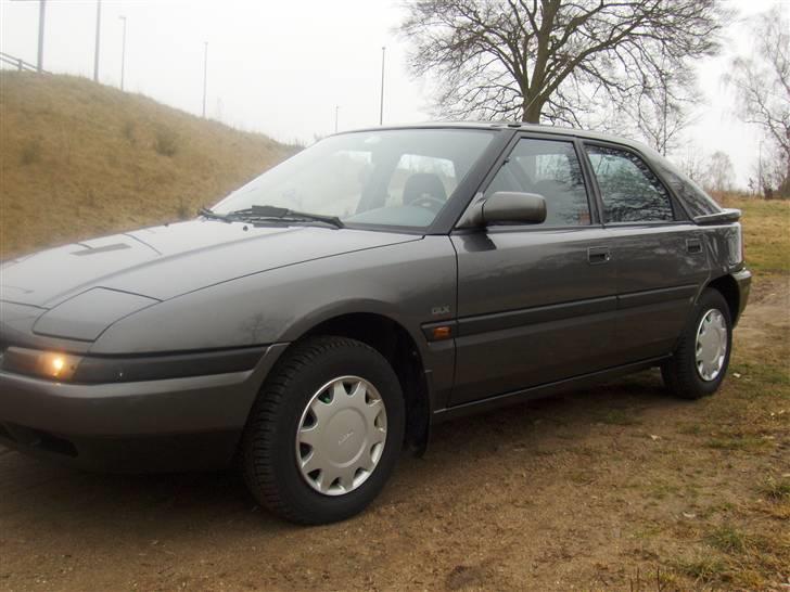 Mazda 323F billede 15
