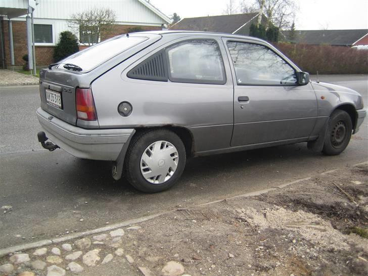 Opel Kadett E 1.3 S Skrottet billede 4