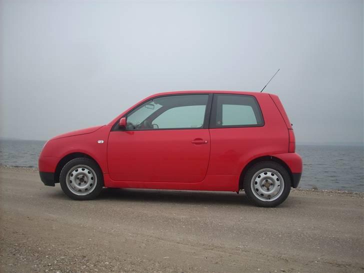 VW LUPO 3L TDI - den er ikk særlig stor, men der er aktisk meget lads i den. billede 9