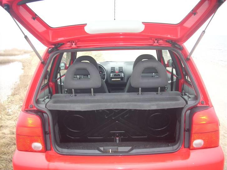 VW LUPO 3L TDI - 130 liter lidt plads, men check lige billedet neden under, så kan i se hvor meget plads der så er :-) billede 11