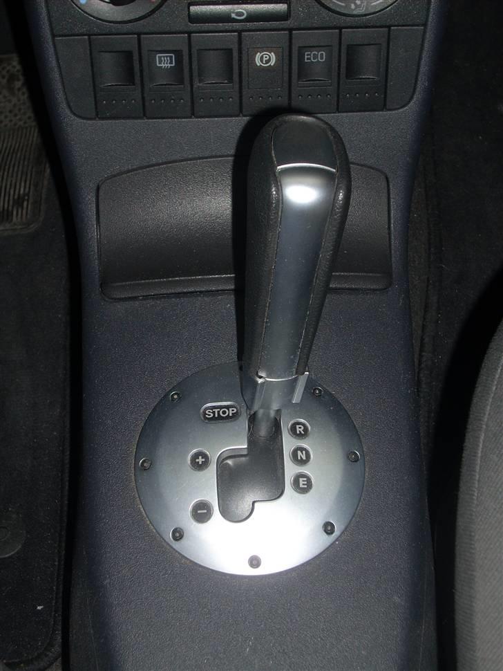 VW LUPO 3L TDI - man skal lige vænne sig til at køre med automat gear, det er nu også sjov at køre i manuel gear i den :-) billede 20