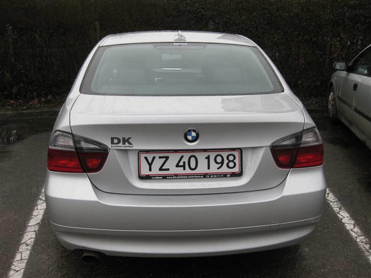 BMW 320i E90 tilsalg - blackline baglygter billede 3