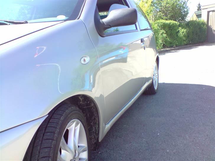 Fiat Punto 1,2 8v - Den side der før var bulet.. Den er vist blevet fin igen ;-) billede 3