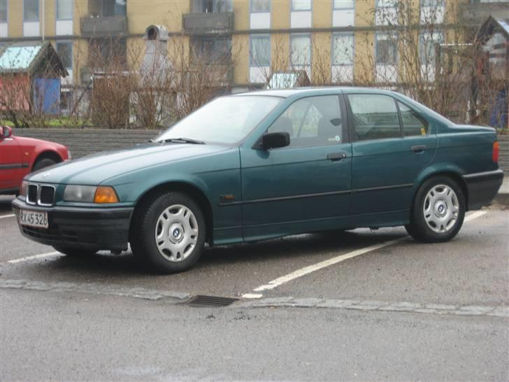 BMW 320i {solgt} billede 7