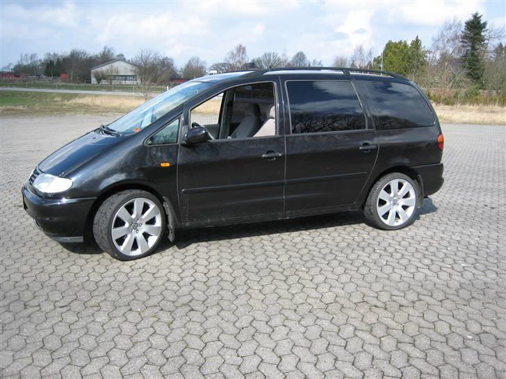 VW Sharan 1,9 TDI GL Solgt billede 2