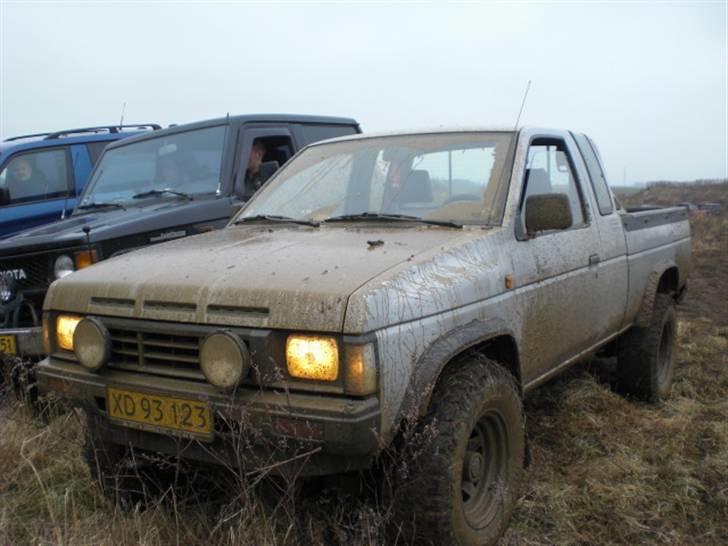 Nissan King Cab D21 Turbo i/c  - 4x4 kørsel i grusgrav. billede 12