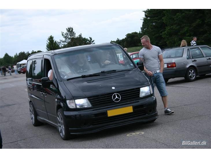 {{currentPhoto.altText}} billede {{currentPhoto.number}}