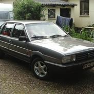 VW Passat 32B (opstaldet)