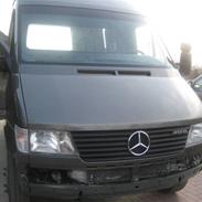 Mercedes Benz sprinter 412