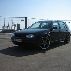VW Golf 4 solgt