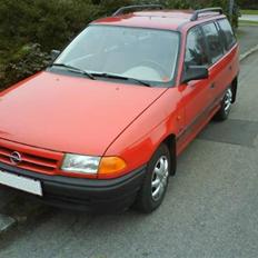 Opel Astra Caravan - SOLGT