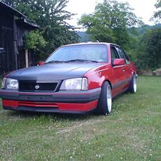 Opel ASCONA 2.0I GT SPORT