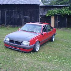 Opel ASCONA 2.0I GT SPORT