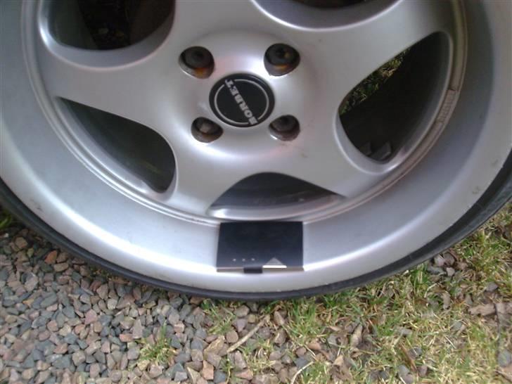 Toyota corolla E10  - bare et lille billede hvor bred kant der er på dem :D billede 9