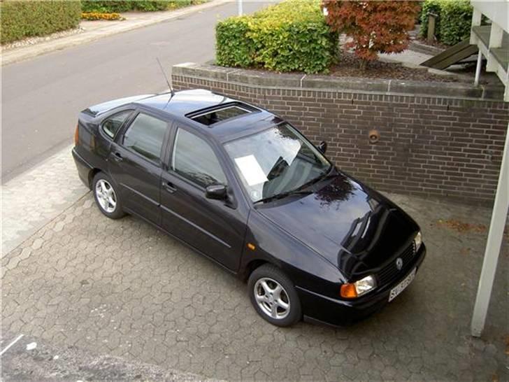 VW Polo Classic 6KV Sport - Sådan så den ud i 2008 da jeg købte den som standard af en ældre ægtepar i Jyland dog med 14 alu hehe..Nul rust over det hele pavebehandlet 4 gange!! billede 15