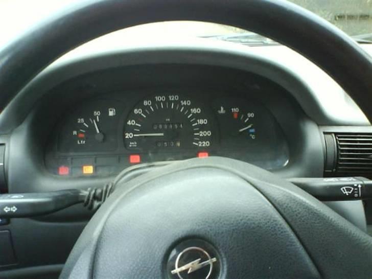 Opel Astra Caravan - SOLGT - Trænger til noget vinylspray. billede 5