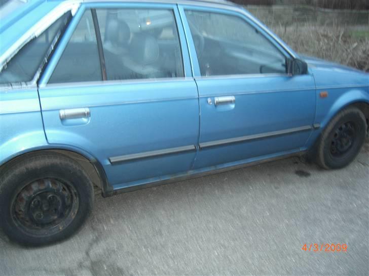 Mazda 323 LX 1,5 solgt billede 5