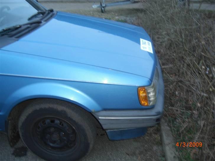 Mazda 323 LX 1,5 solgt billede 6