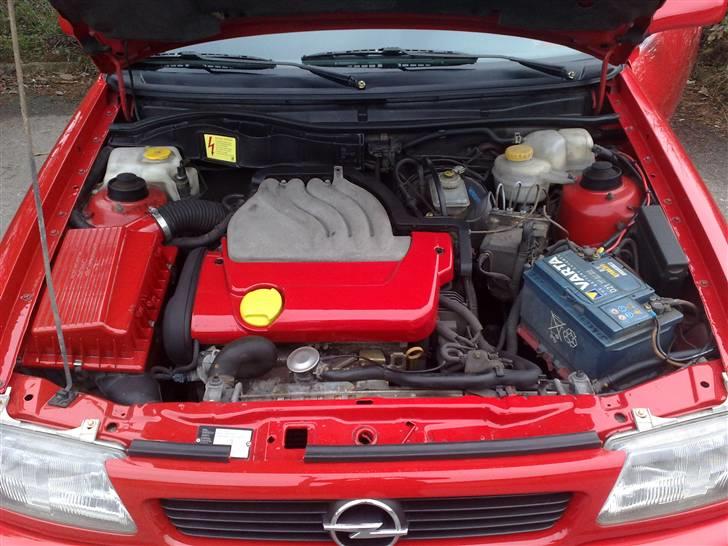 Opel Astra F - Motorum... Bliver lækkert med poleret indsugning. Tårnstiveren bliver hentet idag og sat på :) billede 10