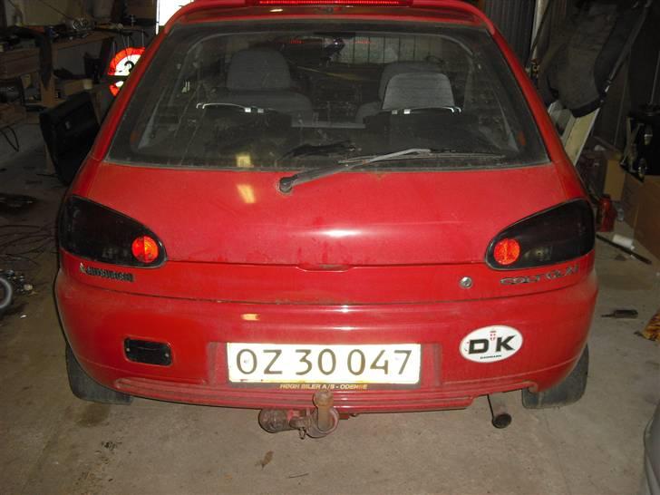 Mitsubishi colt - her har jeg lige fået mine mørke lygter på :D billede 10