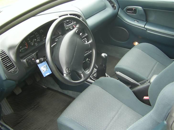 Mazda 323F **SOLGT** billede 3