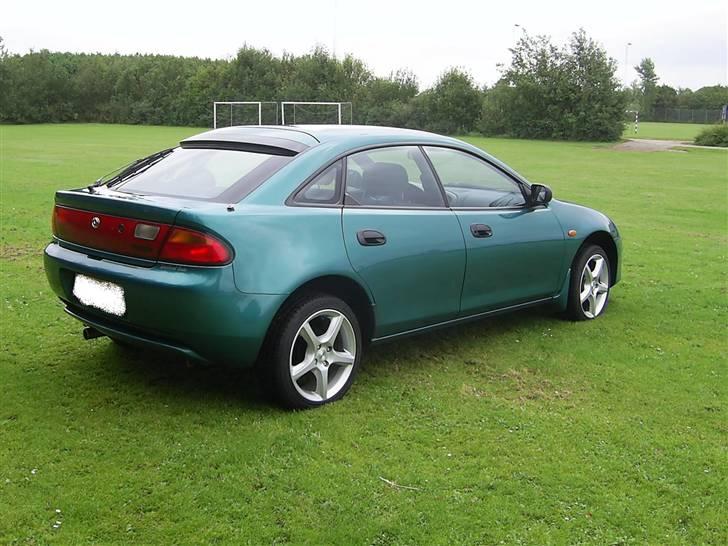 Mazda 323F **SOLGT** billede 5