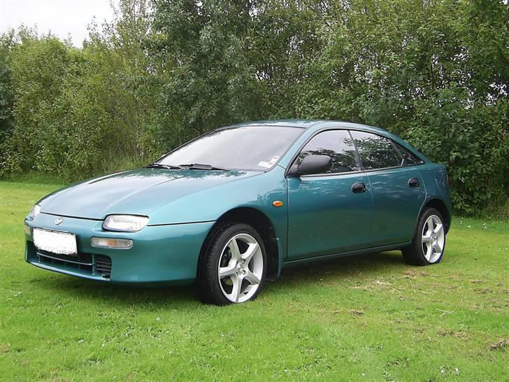 Mazda 323F **SOLGT** billede 6